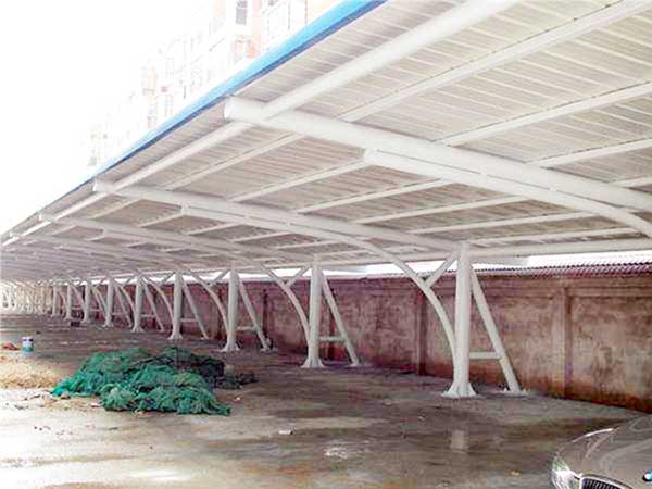 商業(yè)廣場亮麗遮陽，營造舒適休閑環(huán)境
