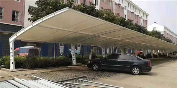 反吊式膜結構